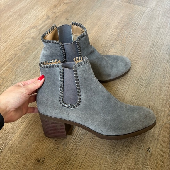 Jack Roger Gray Suede Healed Boots Size 10 - Picture 1 of 8